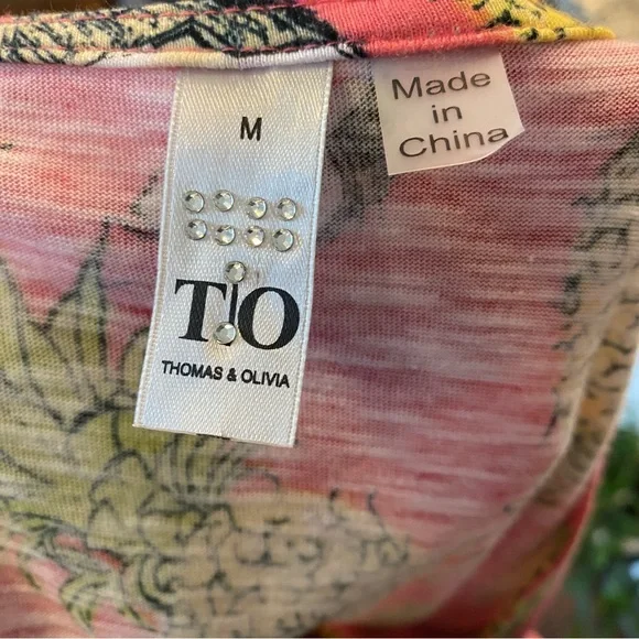 Thomas & Olivia Women’s Tropical Blouse Size Medium New With Tags - Picture 9 of 11